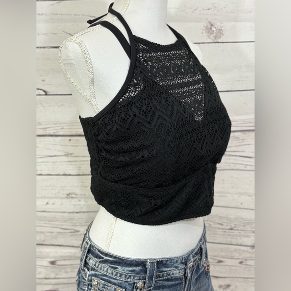 Torrid Wire-Free High Neck Crochet Bikini Top in Size 3 - Picture 4 of 8
